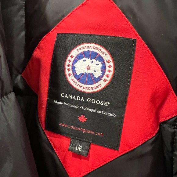 SOLDCanadagoose Trillium Parka - Picture 3 of 13